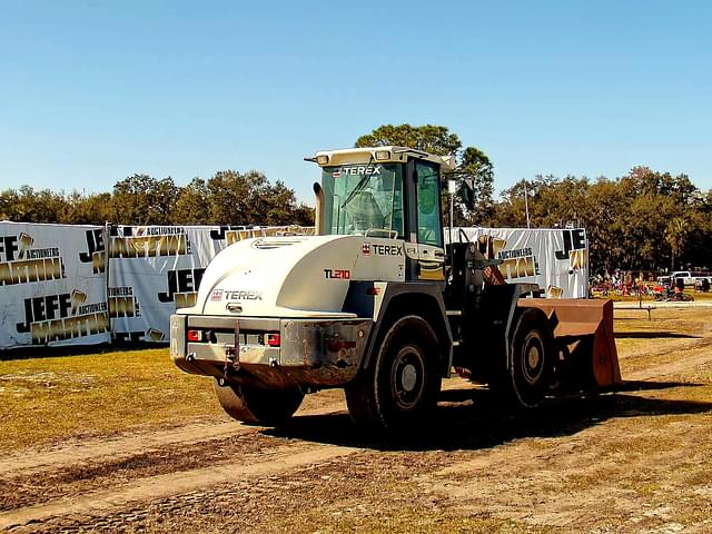 Image of Terex TL210 equipment image 4