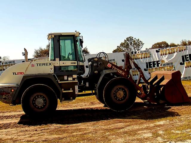 Image of Terex TL210 equipment image 3