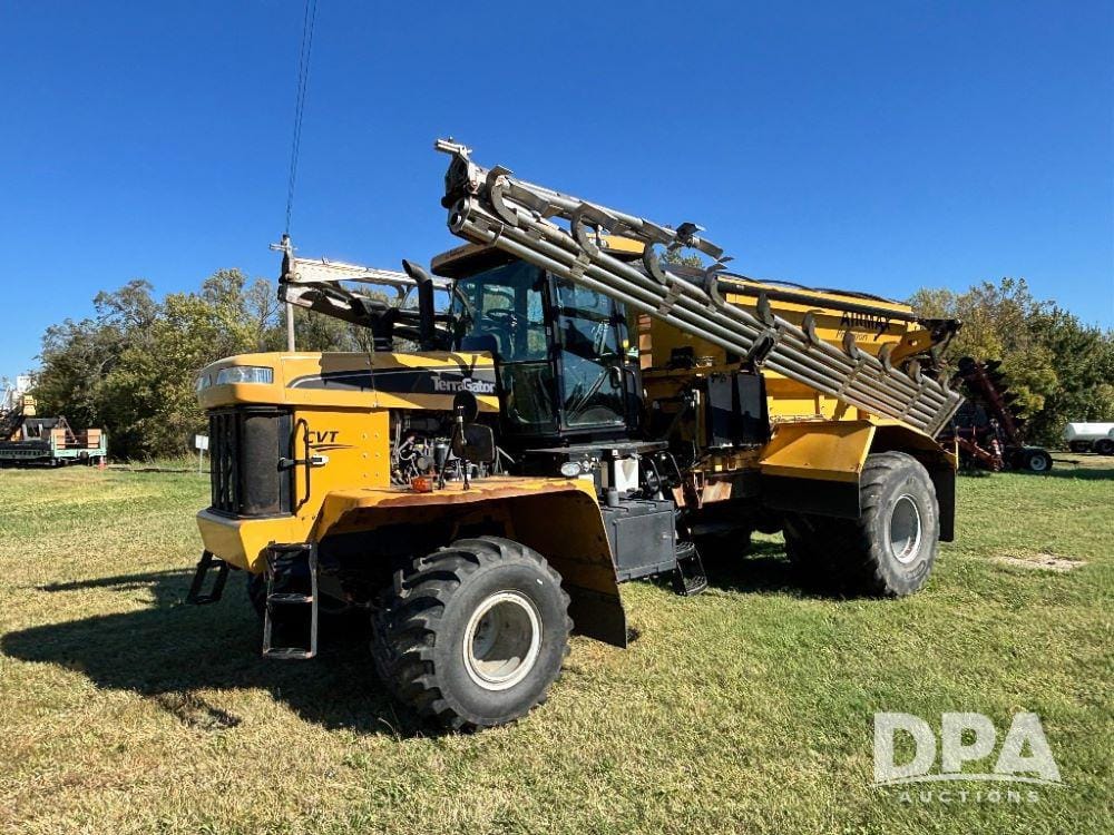 2015 Terra-Gator TG8400B Equipment Image0