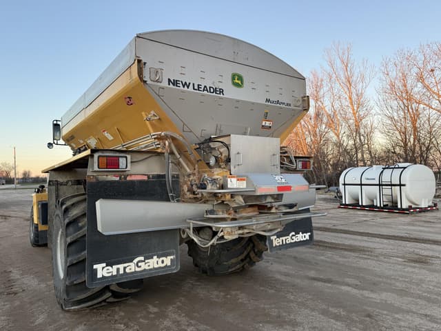 Image of Terra-Gator TG8400 equipment image 3