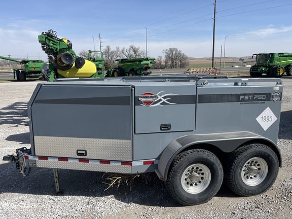 2015 Thunder Creek FST750 Equipment Image0