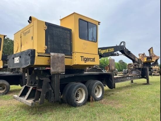 Image of Tigercat 250D equipment image 3