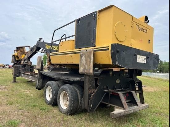 Image of Tigercat 250D equipment image 4