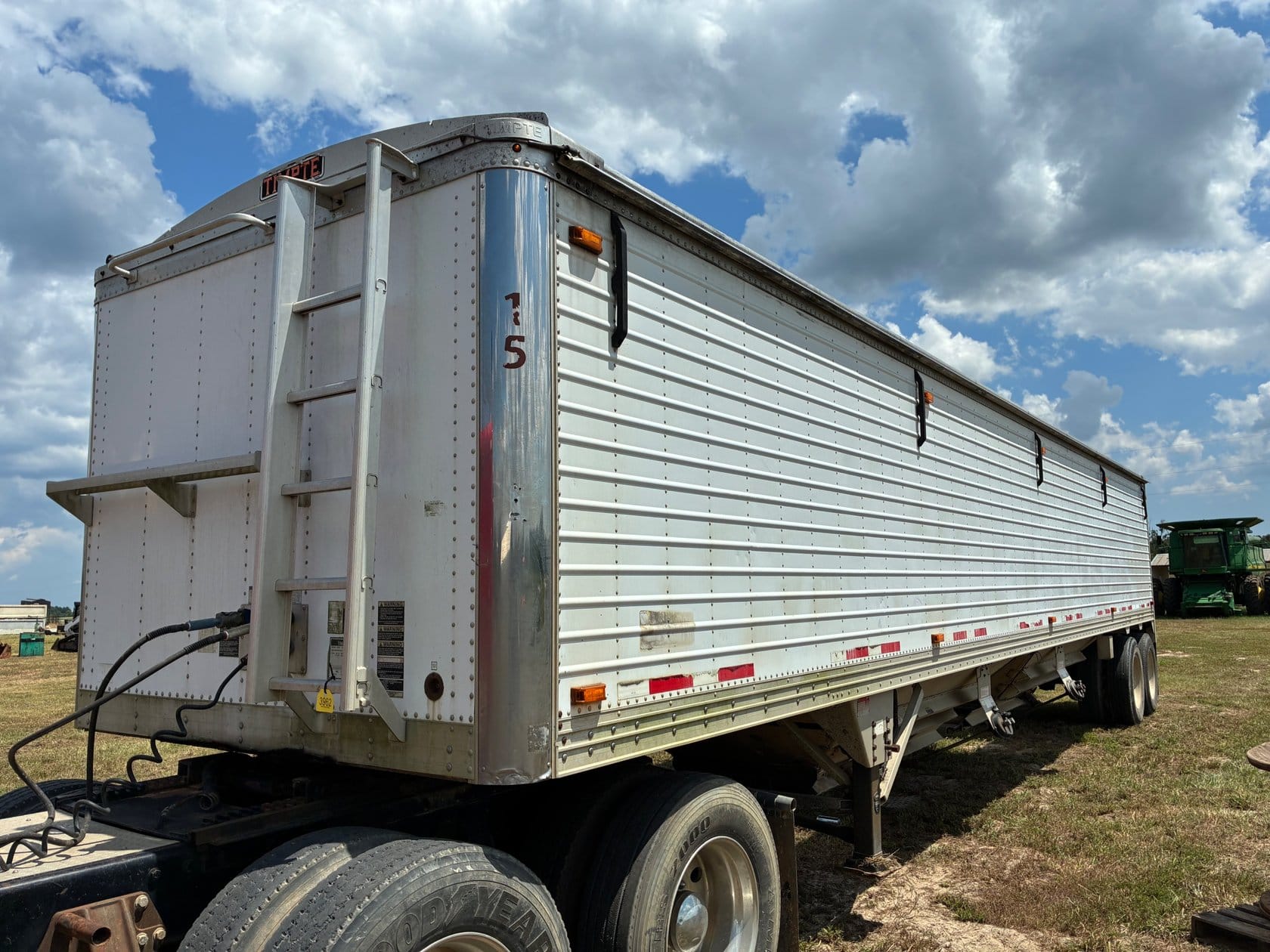 2015 Timpte Super Hopper Equipment Image0