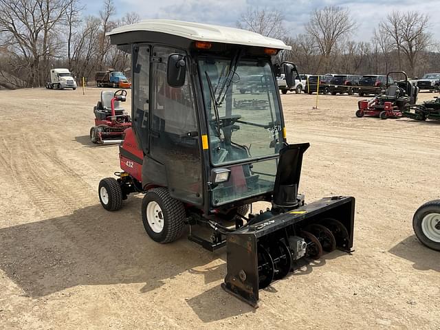 Image of Toro Groundsmaster 3280-D equipment image 2