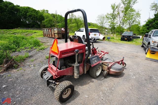 Image of Toro Groundsmaster 325-D equipment image 4