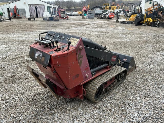 Image of Toro Dingo TX427 equipment image 3