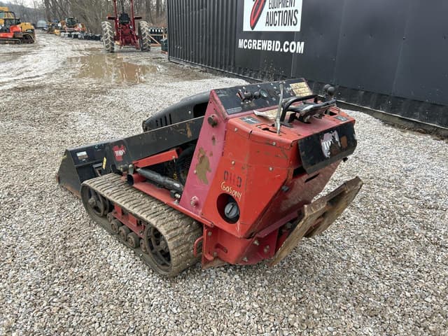 Image of Toro Dingo TX427 equipment image 1