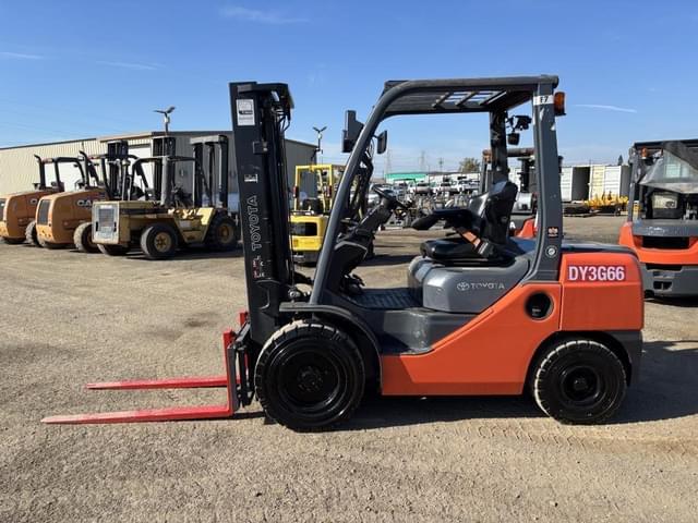 Image of Toyota 8FDU30 equipment image 4