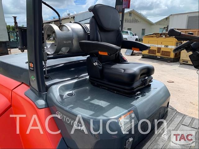 Image of Toyota 8FG80U equipment image 3