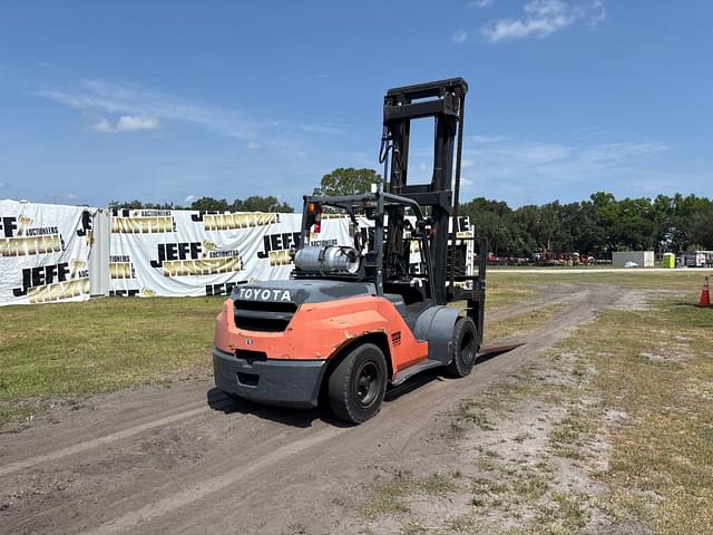 Image of Toyota 8FG80U equipment image 4