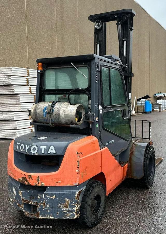 Image of Toyota 8FGU32 equipment image 4
