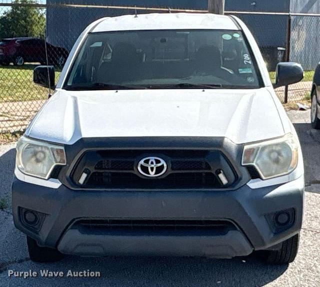 Image of Toyota Tacoma equipment image 1