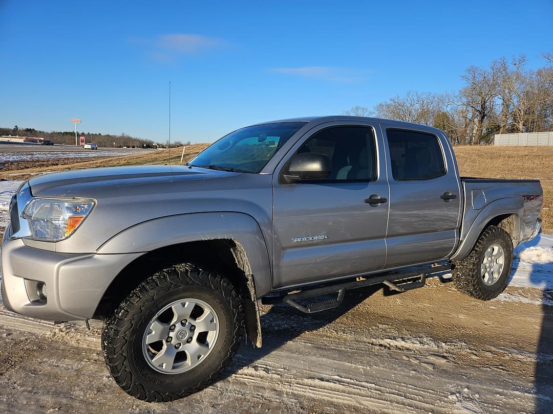 Image of Toyota Tacoma Primary image