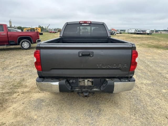 Image of Toyota Tundra equipment image 3