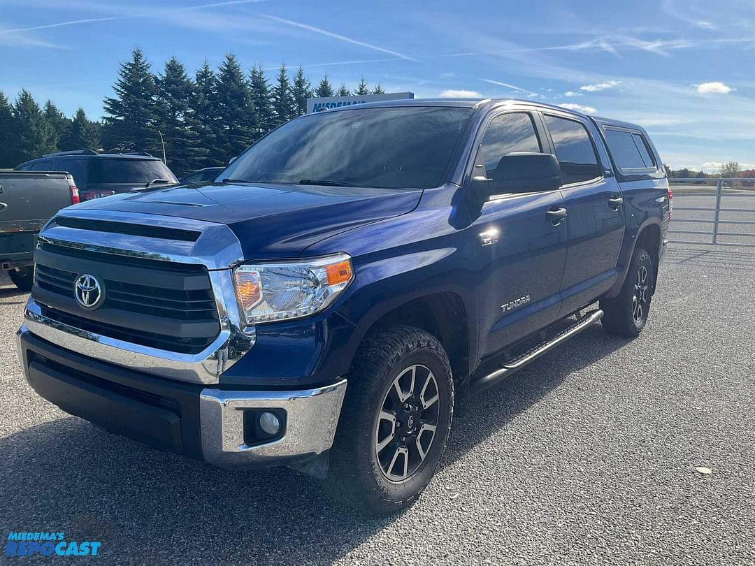 Image of Toyota Tundra SR5 Primary image