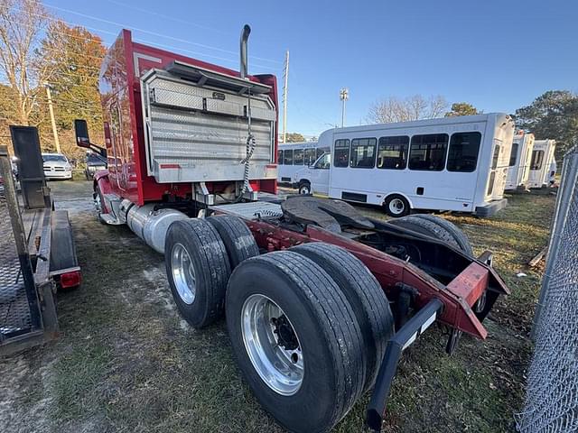 Image of Peterbilt 579 equipment image 4