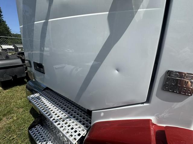 Image of Volvo VNL64T equipment image 2
