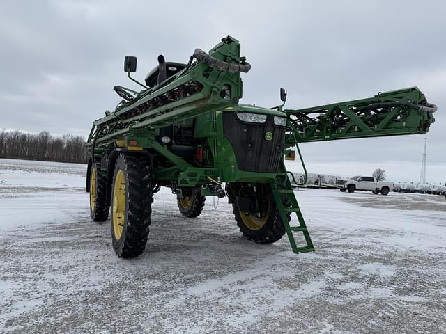 Image of John Deere R4045 equipment image 4