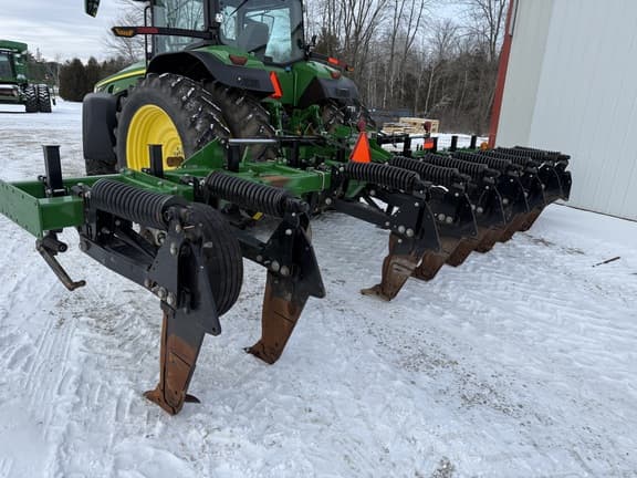 Image of Unverferth Zone-Builder 122 equipment image 2