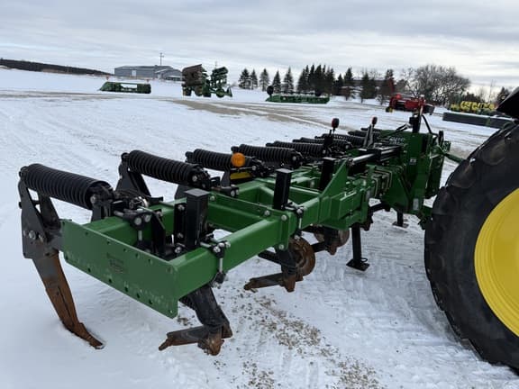 Image of Unverferth Zone-Builder 122 equipment image 1