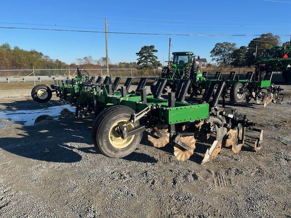 2015 Unverferth Ripper-Stripper 332 Equipment Image0