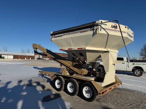 2015 Unverferth 3750 Equipment Image0