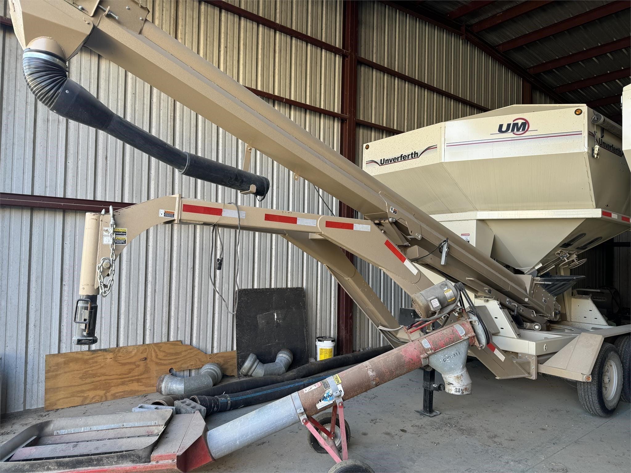 2015 Unverferth 3750 Equipment Image0