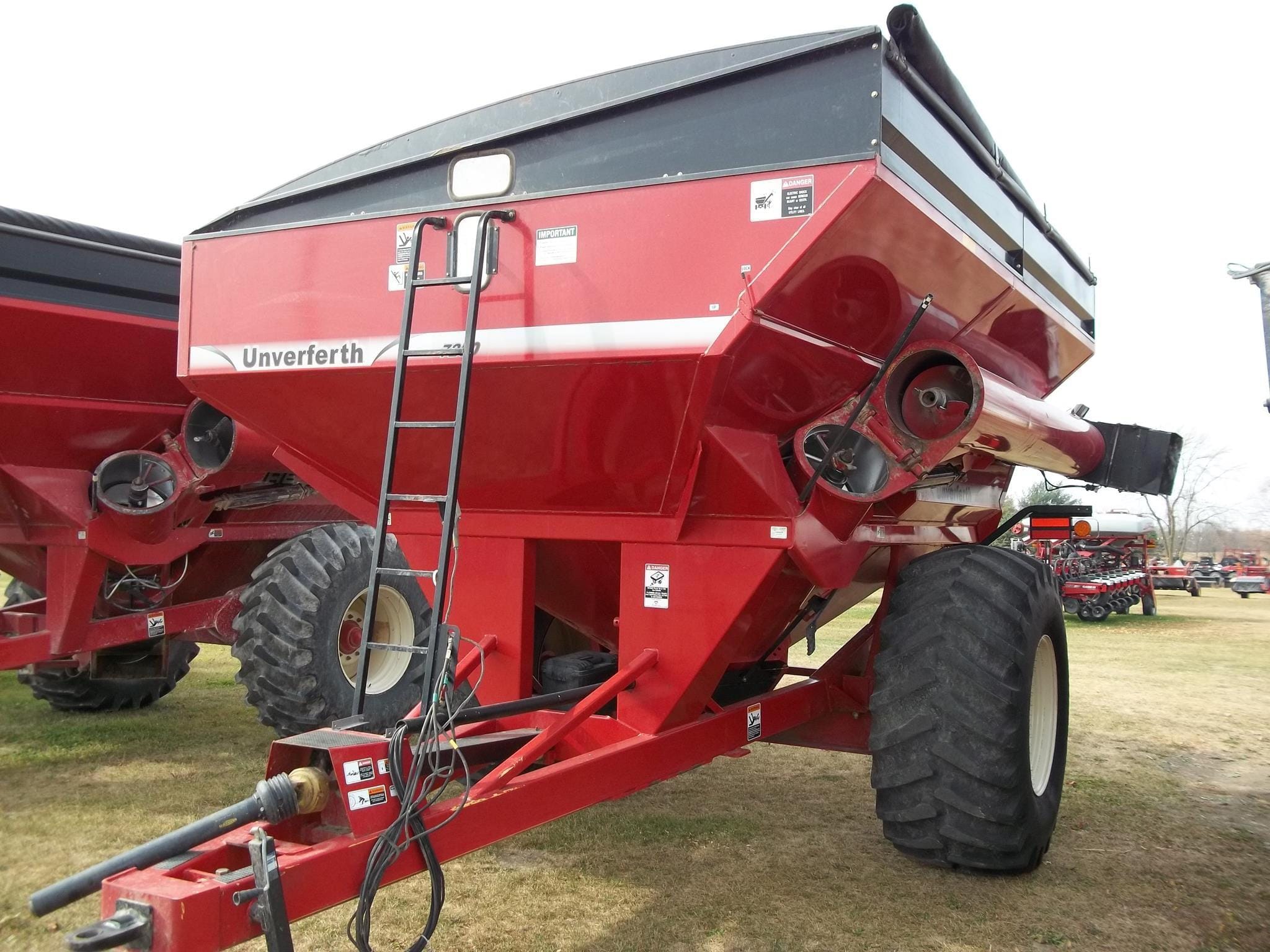 2015 Unverferth 7250 Equipment Image0