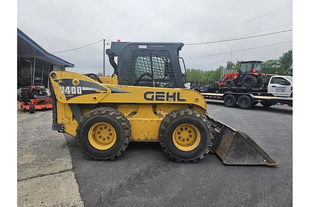 Image of Gehl V400 equipment image 3