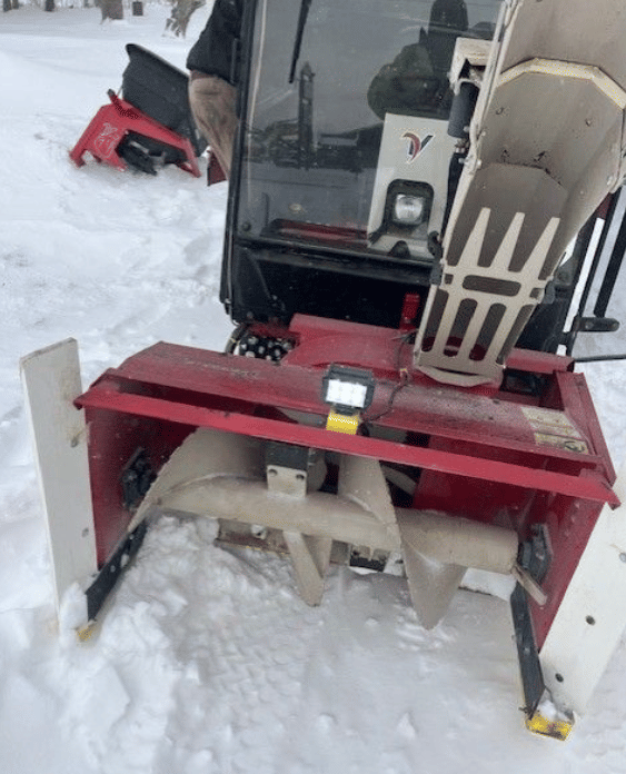 Image of Ventrac 3400Y equipment image 1