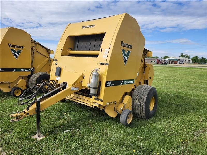 2015 Vermeer 605N Cornstalk Special Equipment Image0