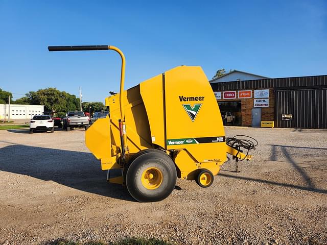 Image of Vermeer 605N Cornstalk Special equipment image 3