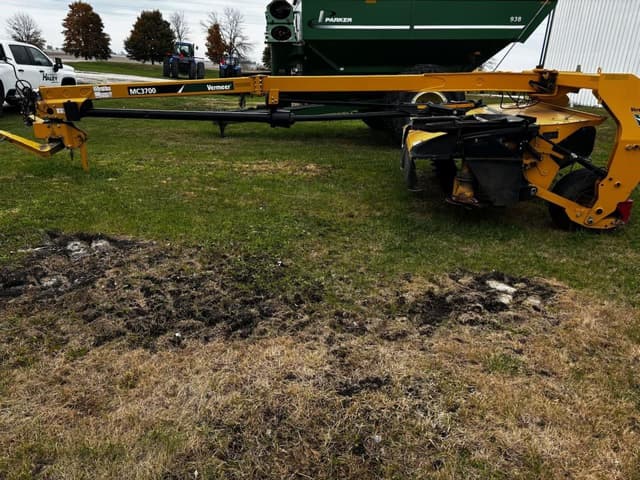 Image of Vermeer MC3700 equipment image 4