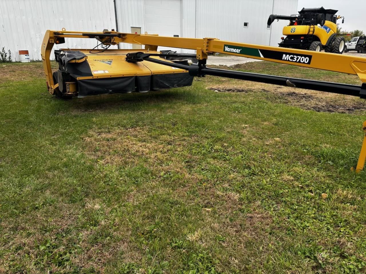 2015 Vermeer MC3700 Equipment Image0