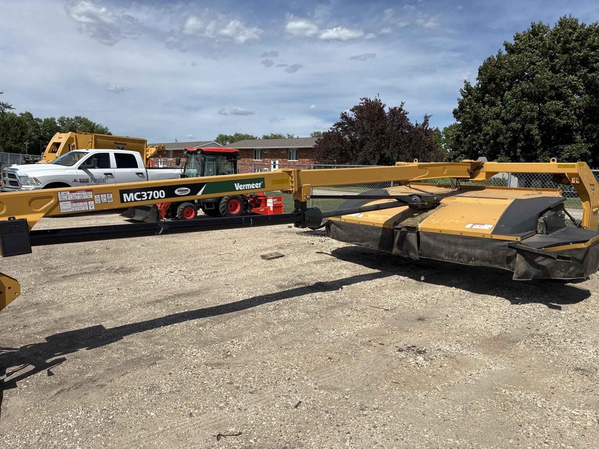 2015 Vermeer MC3700 Equipment Image0