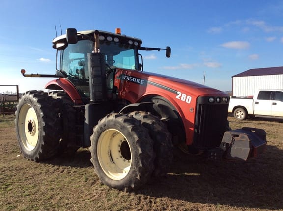 2015 Versatile 260 Equipment Image0