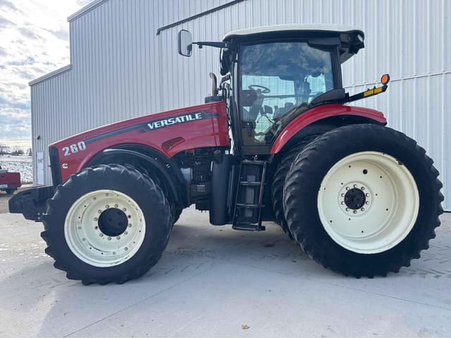 Image of Versatile 260 equipment image 1