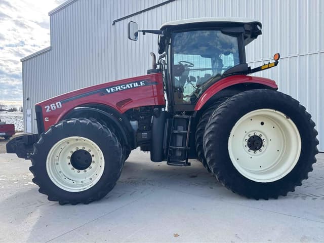 Image of Versatile 260 equipment image 1