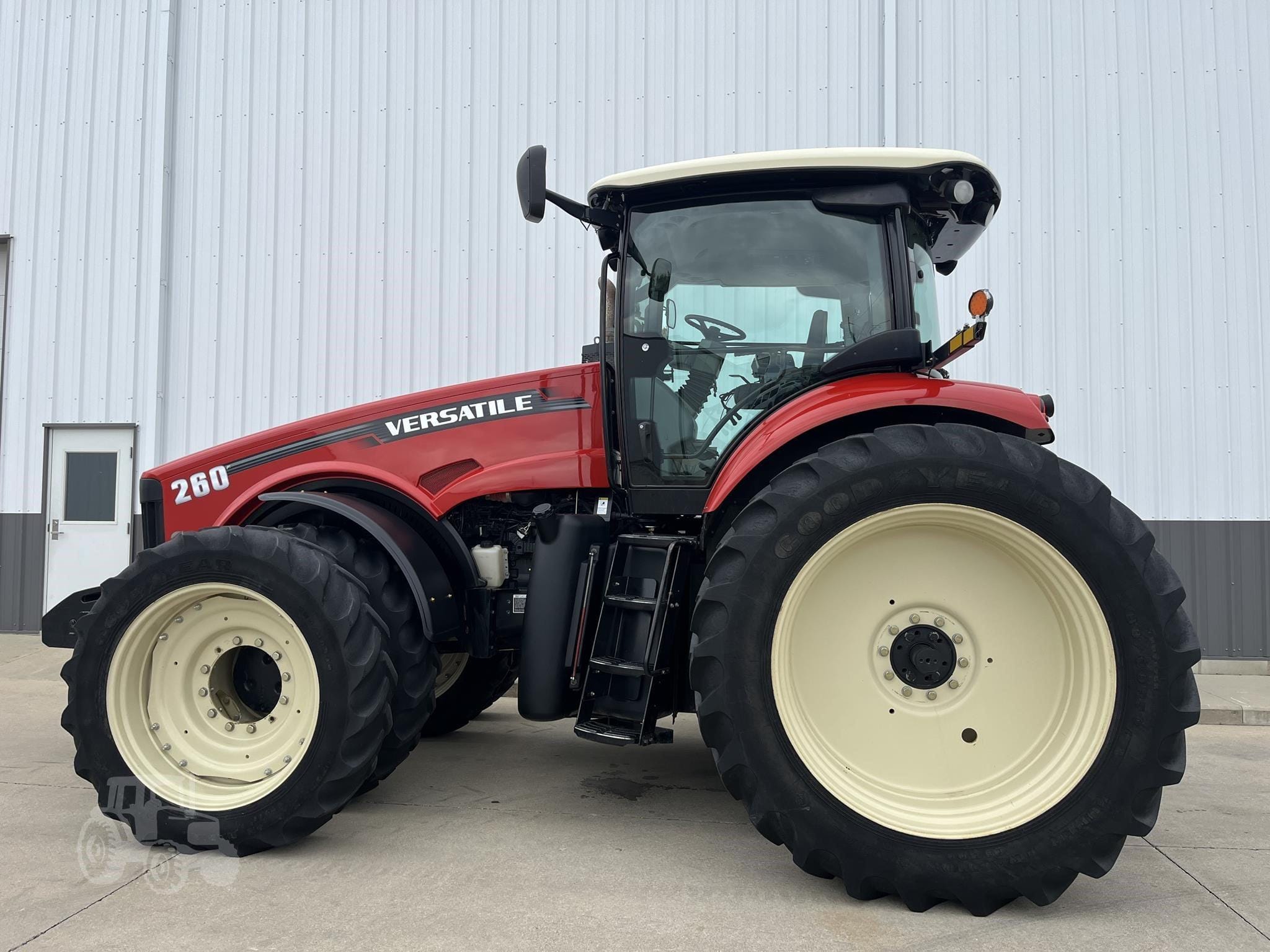 2015 Versatile 260 Equipment Image0