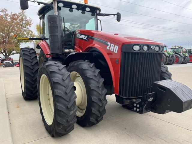 Image of Versatile 260 equipment image 2