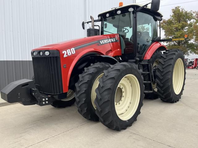 Image of Versatile 260 equipment image 1