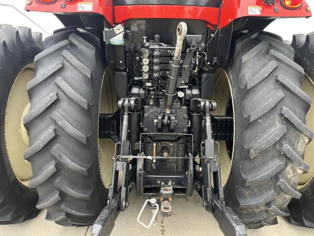 Image of Versatile 260 equipment image 3