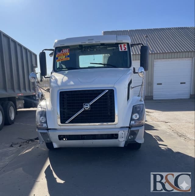 Image of Volvo VNL equipment image 2