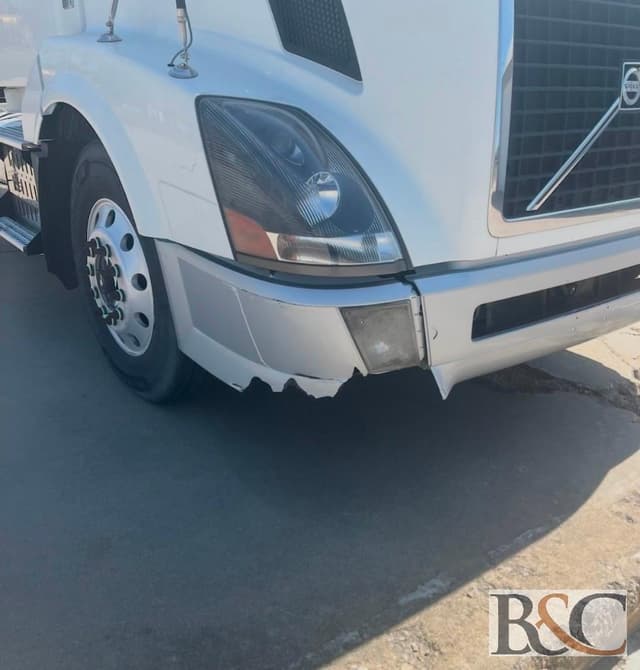 Image of Volvo VNL equipment image 4