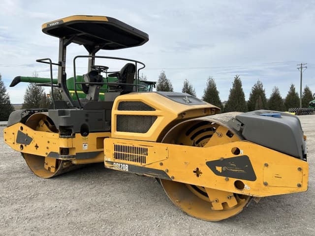 Image of Volvo DD120B equipment image 4