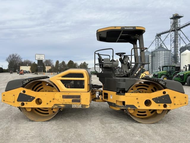 Image of Volvo DD120B equipment image 3