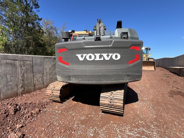 Image of Volvo EC140EL equipment image 4