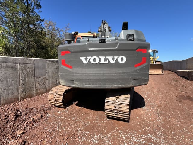 Image of Volvo EC140EL equipment image 4