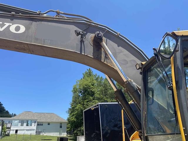 Image of Volvo EC220EL equipment image 4